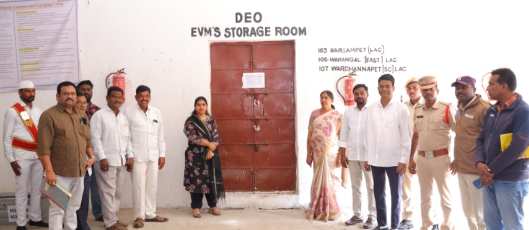 ఈవీఎం గోదాములను తనిఖీ చేసిన కలెక్టర్ డాక్టర్ సత్య శారదా