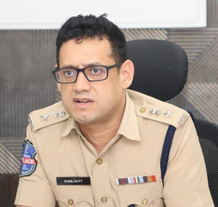 టీజీ టెట్ పరీక్ష కేంద్రాల వద్ద సెక్షన్ 163 BNSS అమలు : పోలీస్ కమిషనర్ సునీల్ దత్
