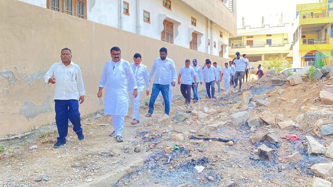 పలు వార్డులను సందర్శించిన నర్సాపూర్ నియోజకవర్గ ఇంచార్జ్ ఆవుల రాజిరెడ్డి