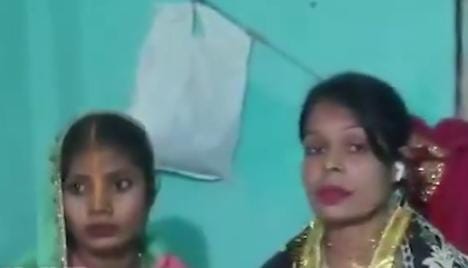 ఇన్&zwnj;స్టాగ్రామ్&zwnj;లో ప్రేమ పెళ్లి చేసుకున్న ఇద్దరు యువతులు