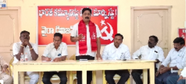 మోటార్ వెహికల్ రిజిస్ట్రేషన్ ఆఫీస్&zwnj; వైరాలోనే కొనసాగించాలి