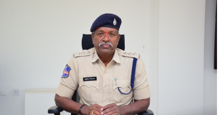 Daily Bharat రాజన్న సిరిసిల్ల జిల్లా : ప్రేమ-పెళ్లి పేరుతో యువతిని వేధిస్తున్న యువకుడు అరెస్ట్,రిమాండ్&zwnj;కు తరలింపు