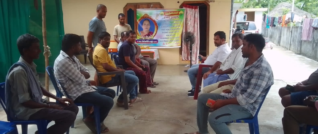 గుగులోత్ బుల్లి కుటుంబ సభ్యులను పరామర్శించిన బీఆర్ఎస్ పార్టీ నాయకులు లకావత్ గిరిబాబు