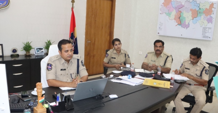 గ్యాంగ్ ఫైల్స్ నేరాలపై జిల్లా ఎస్పీ కీలక సమీక్ష