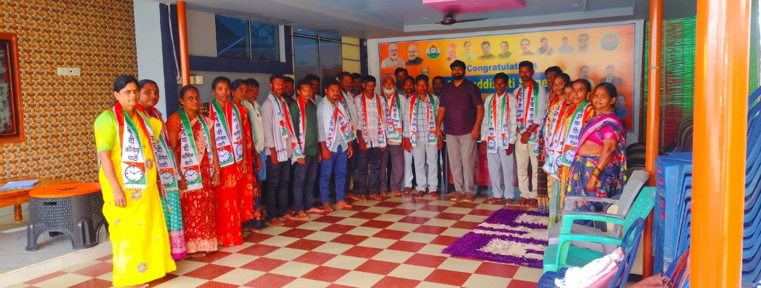 దమ్మపేట మండలం సరోజ నాపురం కార్యకర్తల సమావేశం లో పాల్గొన్న మదిశెట్టి సామేలు