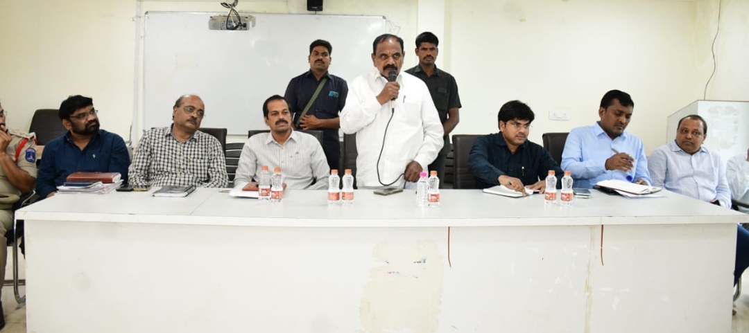 మొకిలా గేటెడ్ కమ్యూనిటీలకు వరద సమస్యలపై సమావేశంలో పాల్గొన్న ఎమ్మెల్యే కాలే యాదయ్య