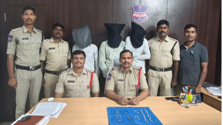 రాజన్న సిరిసిల్ల జిల్లా : ముగ్గురు అంతర్ జిల్లా దొంగలు అరెస్టు, రిమాండ్ తరలింపు