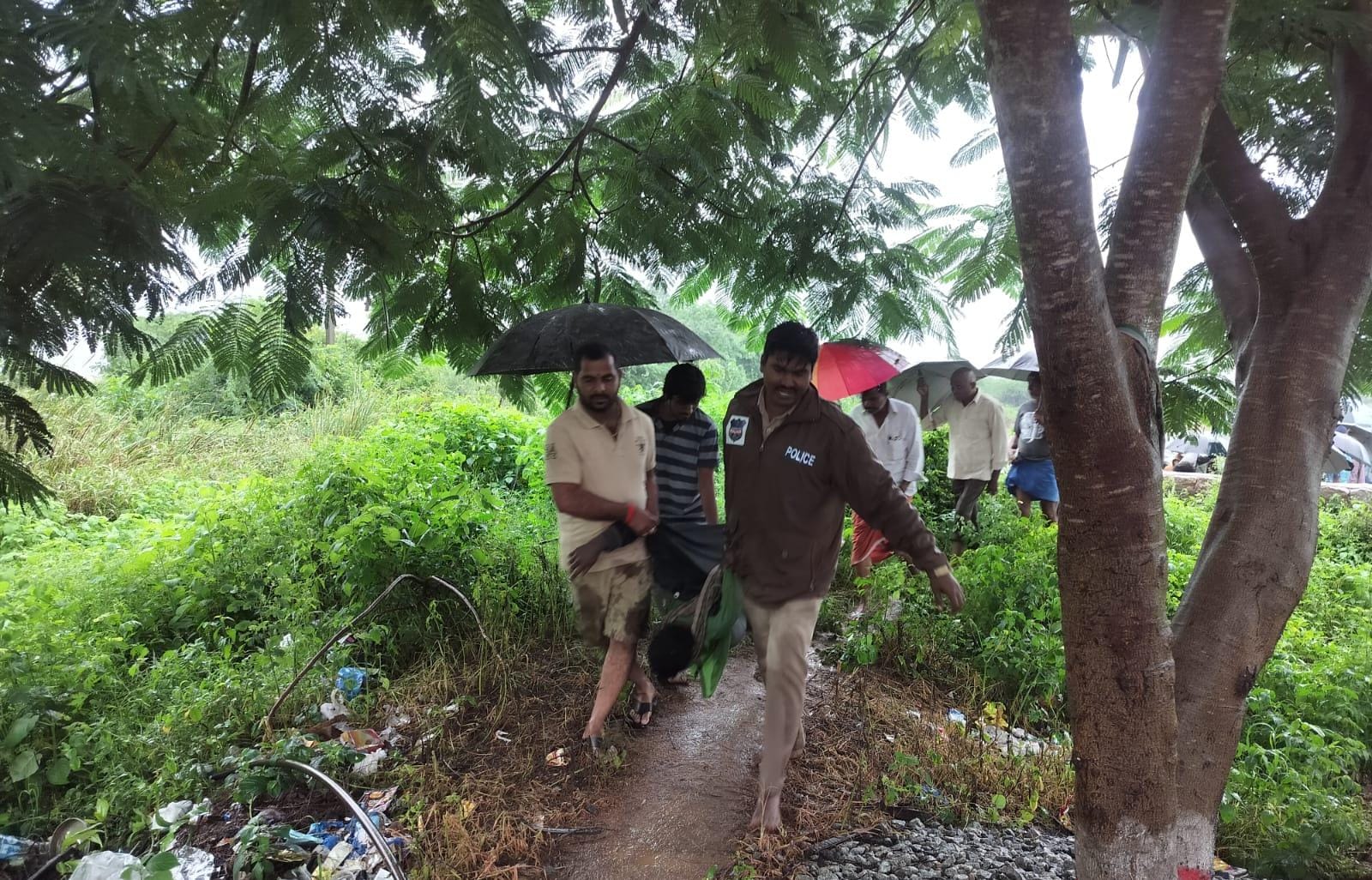 చేపల వేటకు వెళ్లి వ్యక్తి మృతి