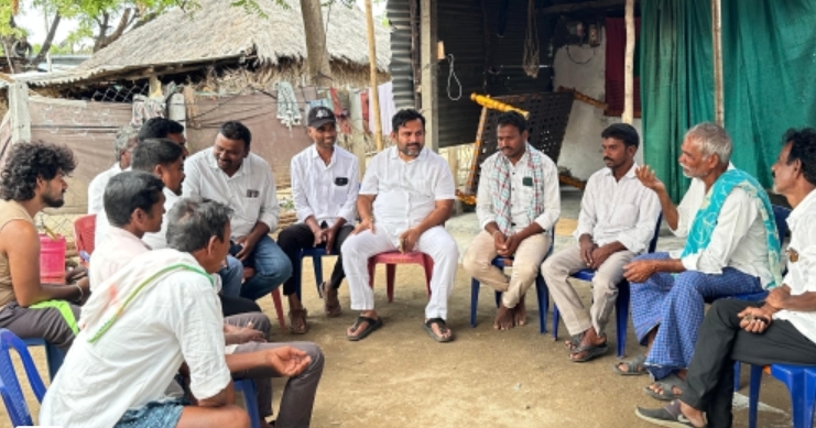 జూలూరుపాడు మండలంలో పలు కుటుంబాలను పరామర్శించిన వైరా నియోజకవర్గ బీఆర్ఎస్ పార్టీ నాయకులు లకావత్ గిరిబాబు