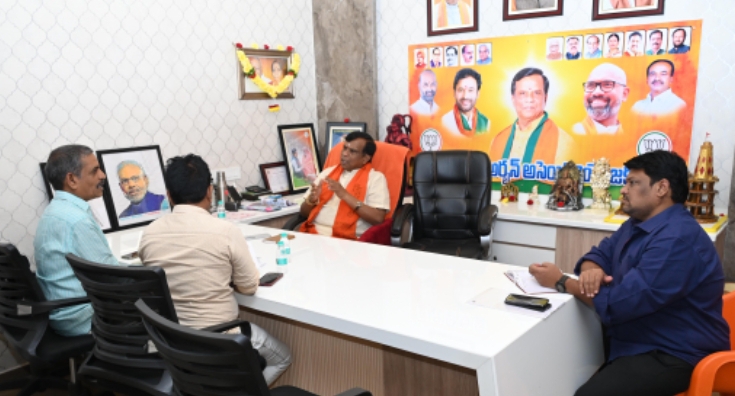 పెండింగ్ లో ఉన్న అర్బన్ నియోజకవర్గంలో అభివృద్ధి పనులను త్వరగా పూర్తి చేయాలి