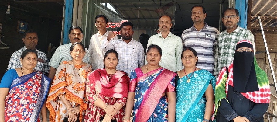 ప్రైవేట్ టీచర్లకు సింగిల్ బెడ్ రూమ్ ఇళ్లు కేటాయించాలి