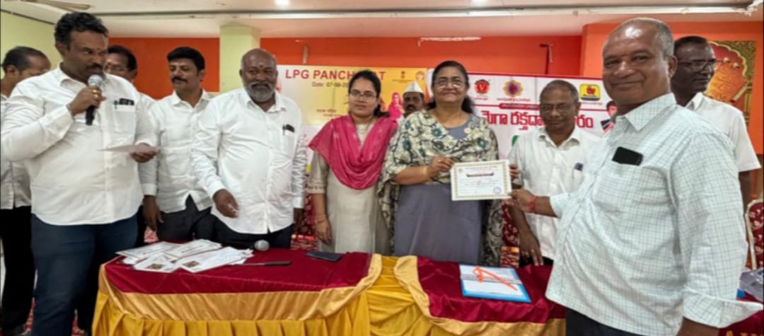మెగా రక్తదాన శిబిరం విజయవంతం... 98 యూనిట్ల రక్త సేకరణ