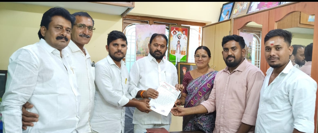 కొమ్ముగూడెం గ్రామంలో నూతన పశువుల ఆసుపత్రి భవనాన్ని నిర్మించండి 