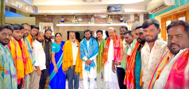 శ్రీరంగాపూర్ గ్రామ సర్పంచ్ ఉపసర్పంచ్ ను సన్మానించిన ఆశన్నగారి మధుకర్ రెడ్డి