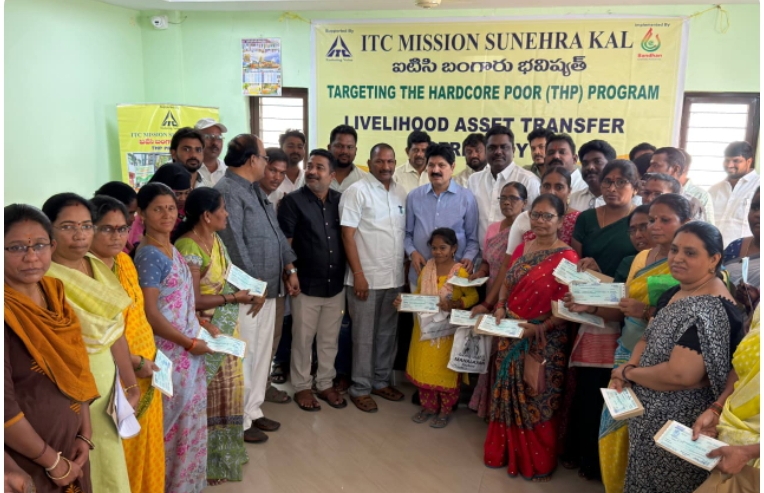 భద్రాచలం ఎమ్మెల్యే క్యాంపు కార్యాలయంలో కళ్యాణ లక్ష్మి షాదీ ముబారక్ చెక్కుల పంపిణీ