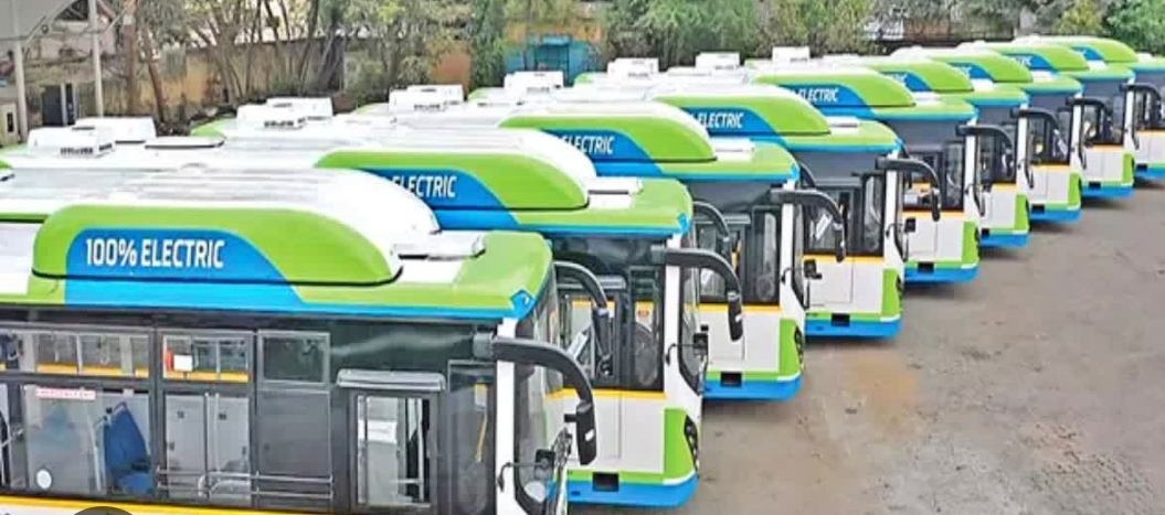 గ్రేటర్ హైదరాబాద్ రోడ్లపై ఇక &lsquo;ఎర్ర బస్సుల&rsquo; స్థానంలో &lsquo;పచ్చని&rsquo; బస్సులు