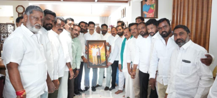 వేం నరేందర్ రెడ్డి ని సన్మానించిన టీపీసీసీ స్టేట్ జనరల్ సెక్రెటరీ గడ్డం చంద్రశేఖర్ రెడ్డి