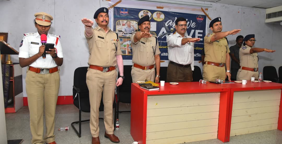 రోడ్డు ప్రమాదాల కారణంగా దేశ భవిష్యతైన యువతను కోల్పోతున్నాం : వరంగల్ పోలీస్ కమిషనర్ సన్&zwnj;ప్రీత్ సింగ్, IPS