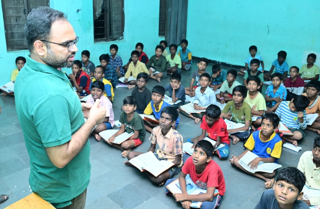 విద్యార్దులు ఉన్నత స్థాయికి ఎదగాలి : రంగారెడ్డి జిల్లా కలెక్టర్ కె.శశాంక