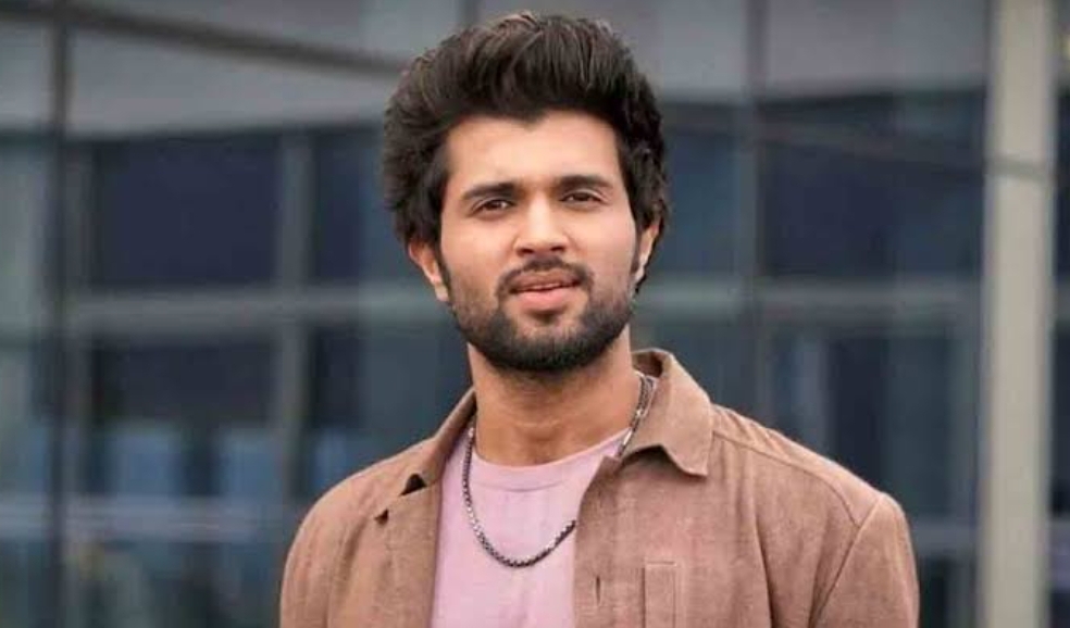 నటుడు విజయ్ దేవరకొండ పై అట్రాసిటీ కేసు నమోదు