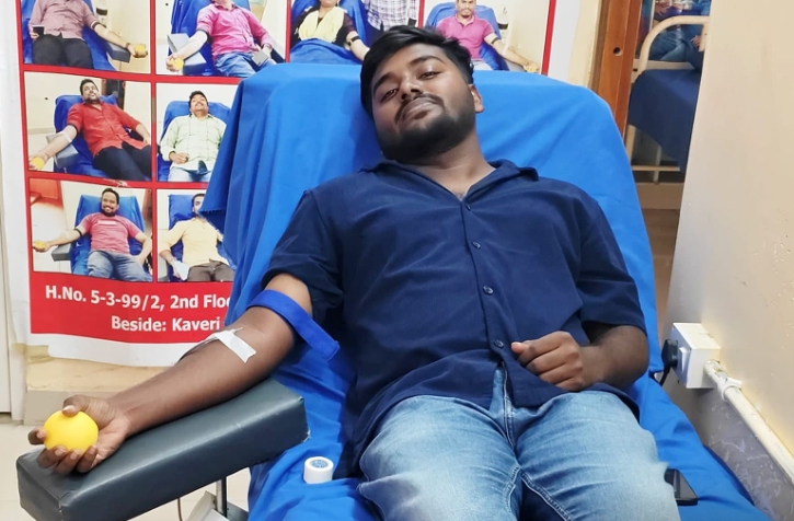 సకాలంలో బి పాజిటివ్ రక్తం అందజేత