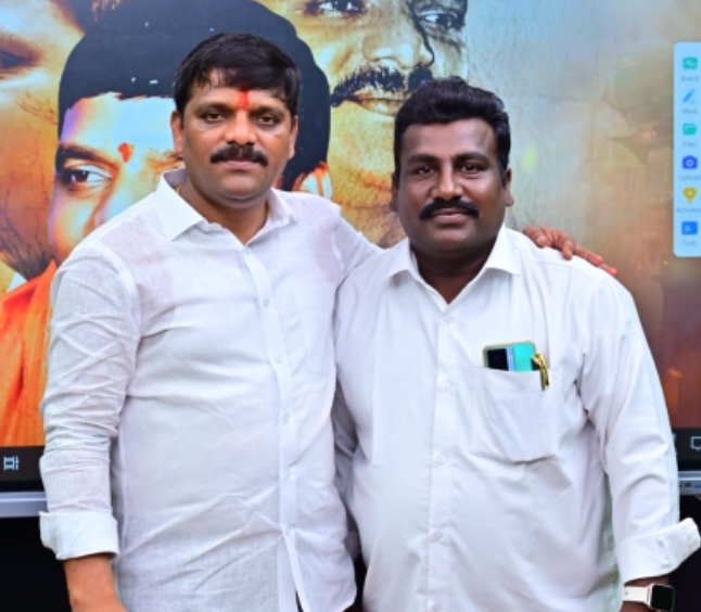 తెలంగాణ రాజ్యాధికార పార్టీ వర్కింగ్ ప్రెసిడెంట్ గా ఎన్నికైన నూకలంపాడు గ్రామానికి చెందిన పెద్దప్రోలు కోటేశ్వరరావు అభినందించిన గ్రామస్తులు