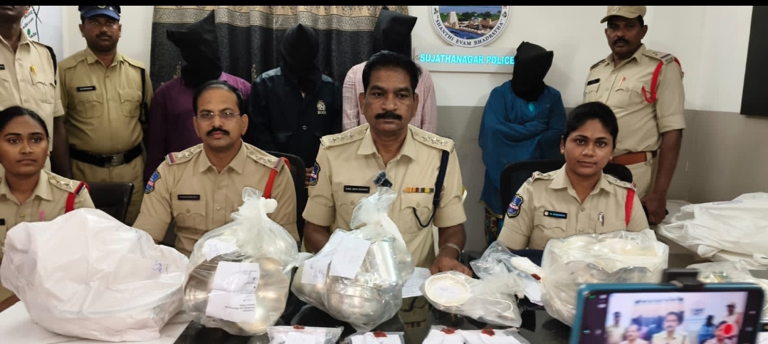 యజమాని ఇంట్లో దొంగతనం చేసిన మహిళ మరియు ఇతర ముద్దాయిల అరెస్ట్