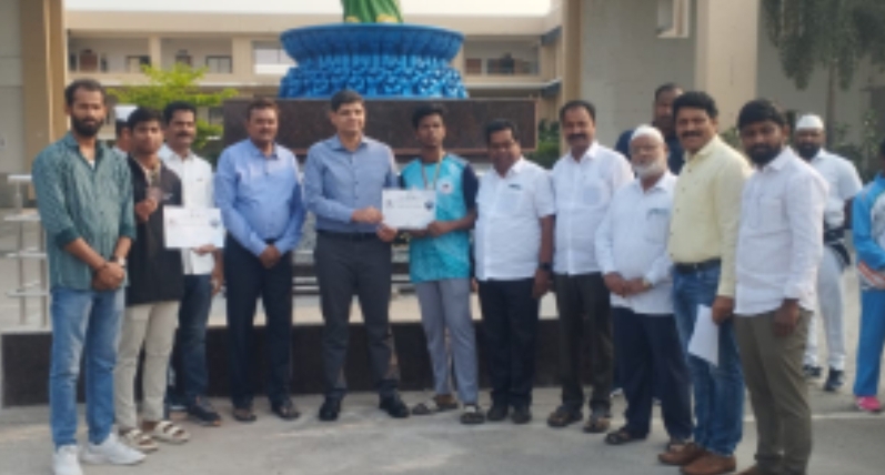 ఎస్ ఆర్ ఫౌండేషన్ సేవలను ప్రశంసించిన జిల్లా కలెక్టర్
