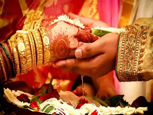 సాఫ్ట్&zwnj;వేర్ ఇంజనీర్&zwnj;కు 5 మంది భార్యలు.. ఏడాదికో పెళ్లి