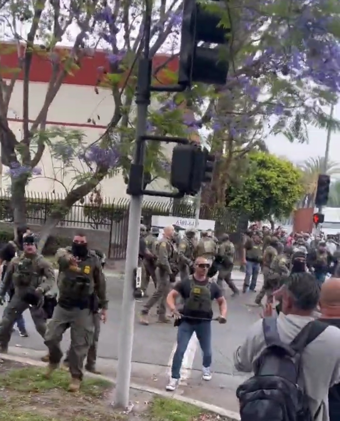 అమెరికాలో హై టెన్షన్