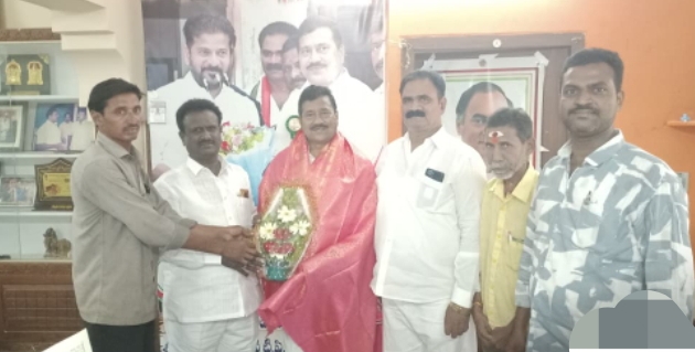 ఎడవల్లి కృష్ణ నీ మర్యాద పూర్వకంగా కలిసి శుభాకాంక్షులు తెలిపిన రాయల శాంతయ్య మరియు నాయకులు