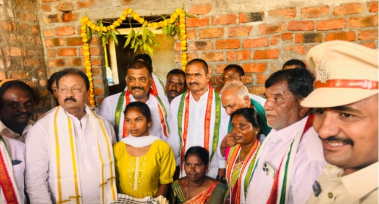భిక్నూర్ మండలం రమేశ్వర్పల్లి గ్రామంలో  ఘనంగా ఇందిరమ్మ ఇళ్ల గృహ ప్రవేశలు