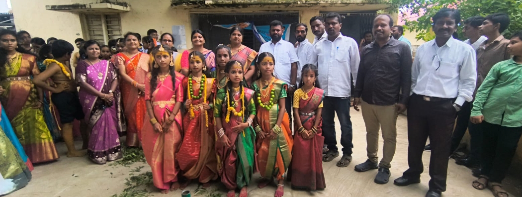 చంద్రంపేట ఉన్నత పాఠశాలలో అత్యంత వైభవంగా బోనాల పండుగ 