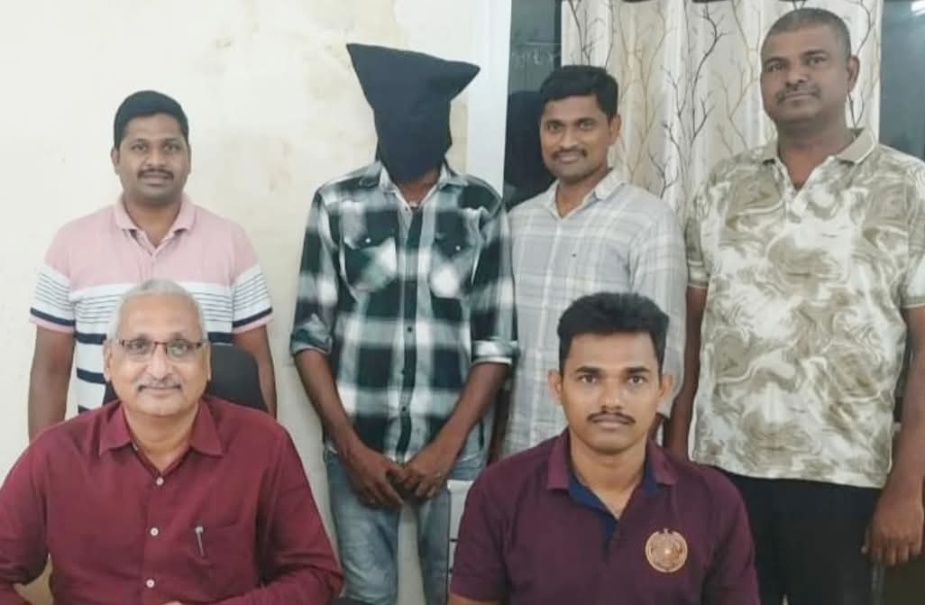 సైబర్ నేరస్టూడిని  అరెస్టు చేసిన ఖమ్మం సైబర్ క్రైమ్ పోలీసులు
