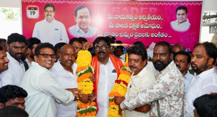 ఘనంగా మాజీ మంత్రి పువ్వాడ అజయ్ కుమార్ జన్మదిన వేడుకలు