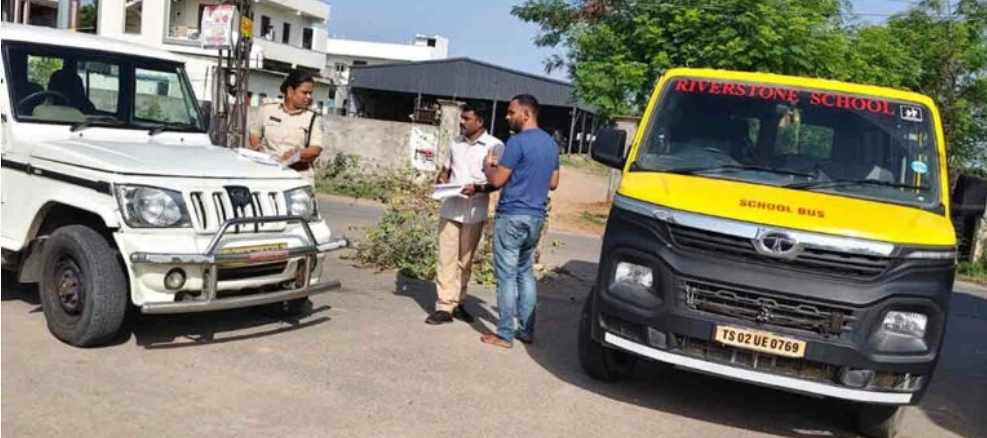 తీరుమారని బడి బస్సు..