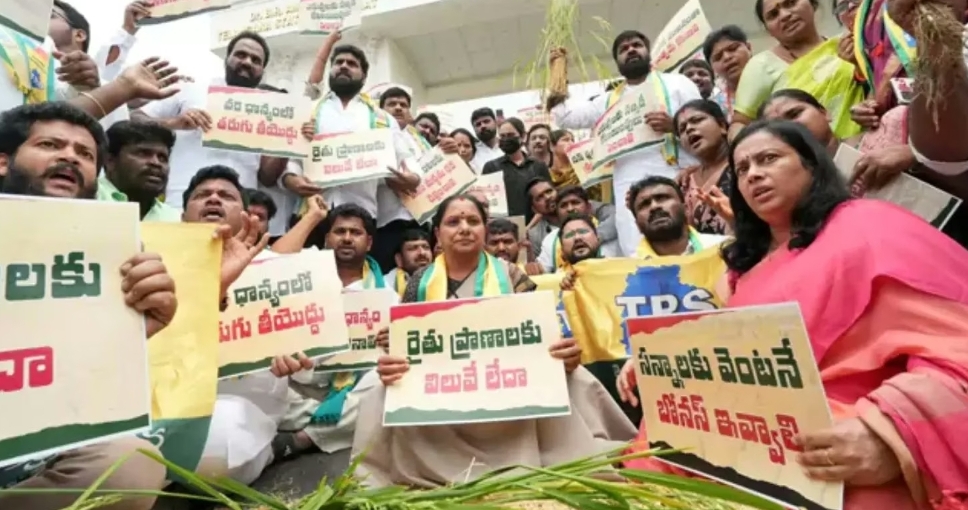 ఉద్రిక్తత మధ్య కల్వకుంట్ల కవిత, కార్యకర్తల అరెస్ట్