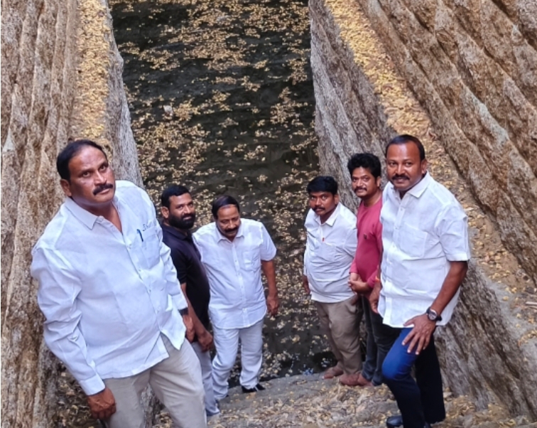 గజ్వేల్ మల్కబావి సందర్శించిన  కామారెడ్డి జిల్లా గ్రంధాలయ మాజీ చైర్మన్ పున్న రాజేశ్వర్ ముదిరాజ్