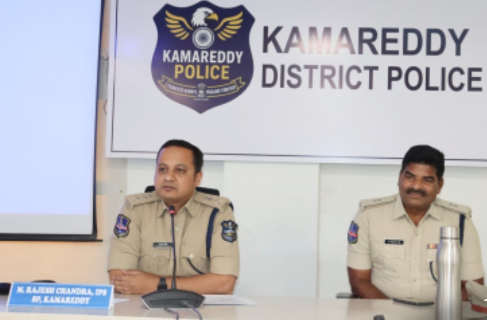 పోలీస్ స్టేషన్లలో పారదర్శక సేవలు