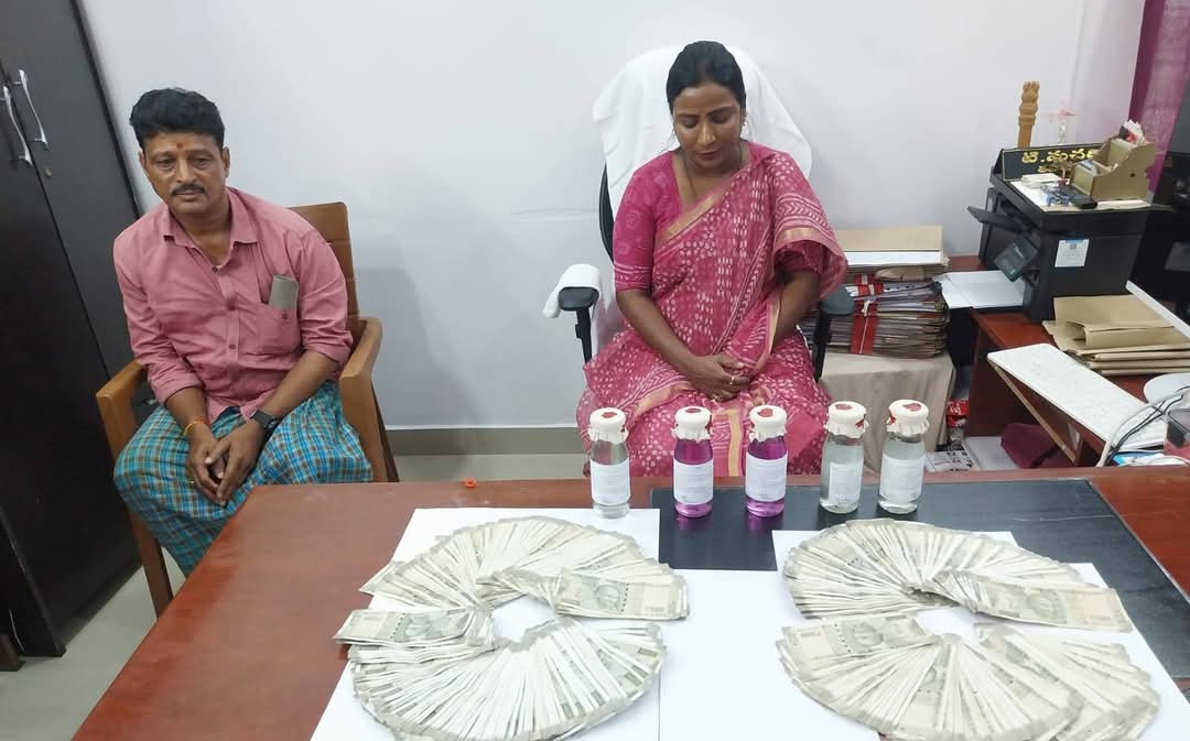 ఏసీబీకి చిక్కిన తహసీల్దార్&zwnj;
