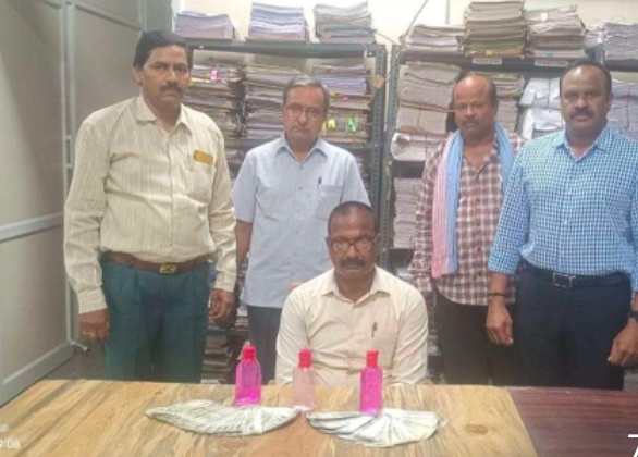 లంచం తీసుకుంటు పట్టుబడ్డ జిల్లా హార్టికల్చర్ అధికారి