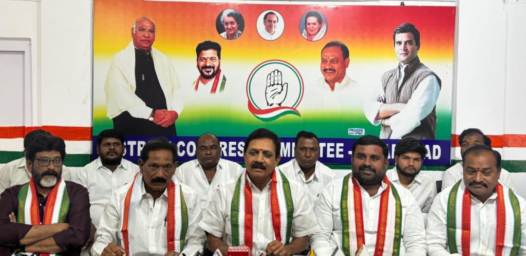 కాంగ్రెస్ నాయకులను దూషించే అర్హత కేటీఆర్ కు లేదు