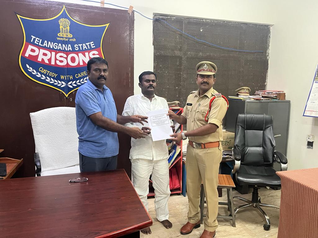 వరుస నేరాలకు పాల్పడుతున్న వ్యక్తి పై పిడి యాక్ట్ అమలు:వేములవాడ డిఎస్పీ నాగేంద్రచరి.