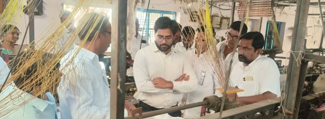 సిరిసిల్ల పవర్&zwnj;లూమ్ పరిశ్రమల అభివృద్ధికి  పూర్తి మద్దతు