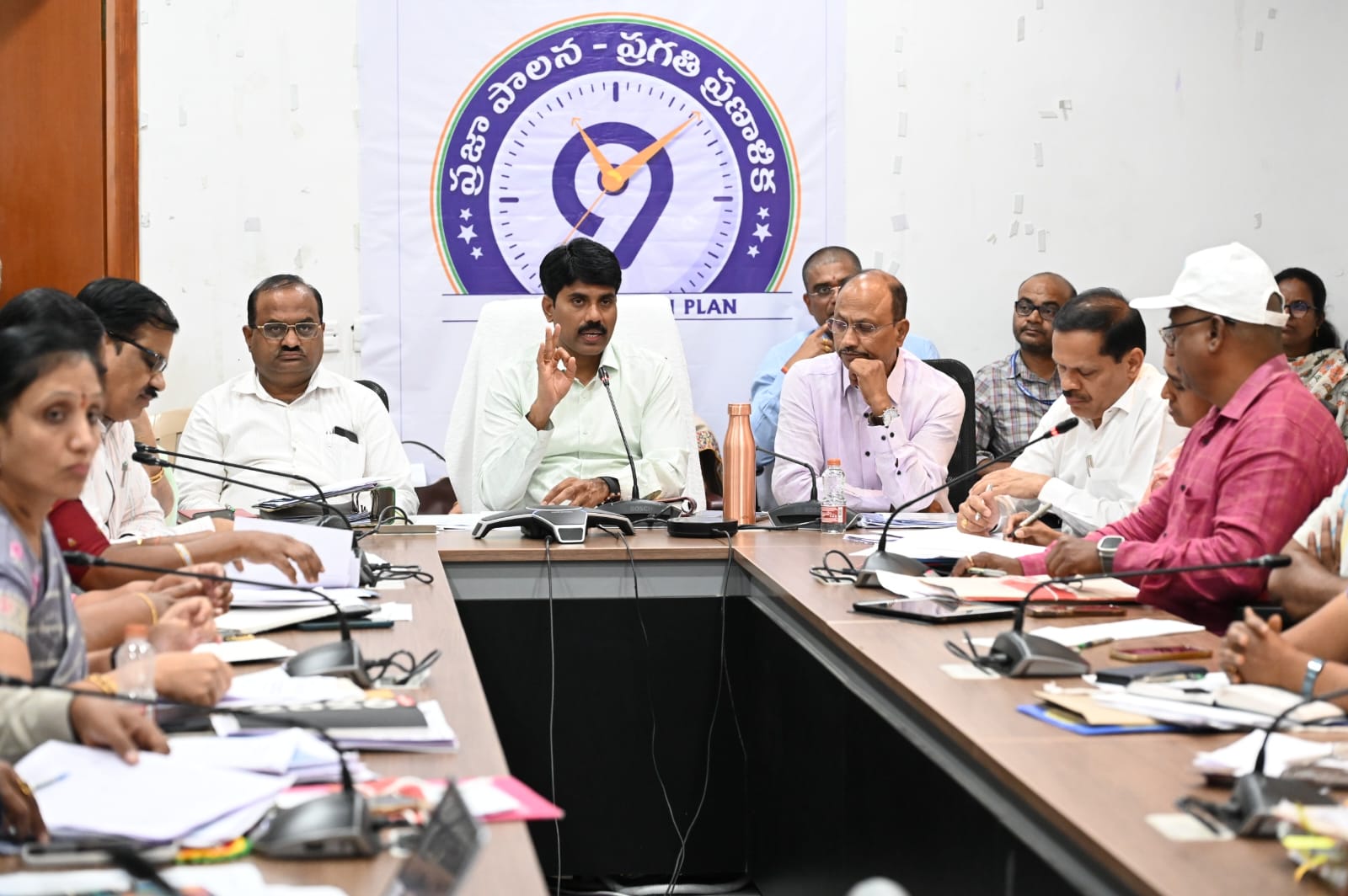 ప్రజా పాలన ప్రగతి ప్రణాళిక అమలుపై అధికారులు ప్రత్యేక దృష్టి సారించాలి :కలెక్టర్ సి.నారాయణరెడ్డి