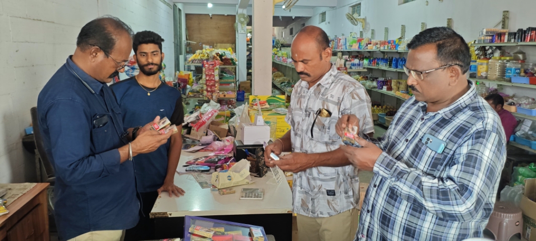 నకిలీ సిగరేట్ల అమ్మకాలపై వేములవాడలో ఆకస్మిక దాడులు : టాస్క్&zwnj;ఫోర్స్ సి.ఐ నటేష్.