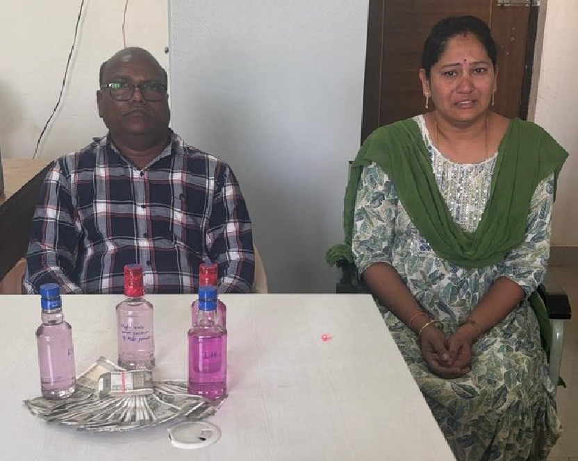 ఏసీబీకి చిక్కిన జిల్లా ప్రజా పరిషత్తు అధికారులు