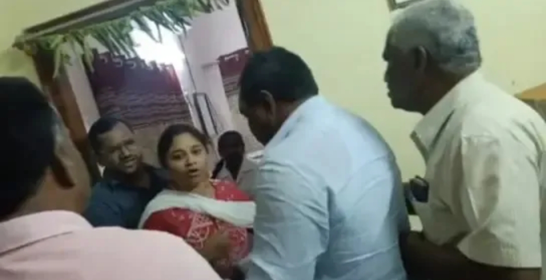 కడుపు నొప్పితో ఉన్న  బాలికకు గర్భవతి అని తప్పుడు రిపోర్టు