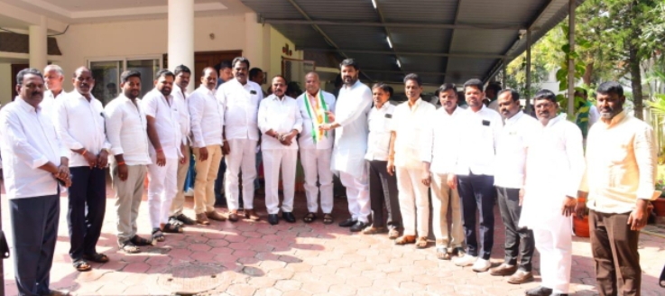 కాంగ్రెస్ పార్టీలో చేరిన రుద్రారం గ్రామ సర్పంచ్ యాదిరెడ్డి