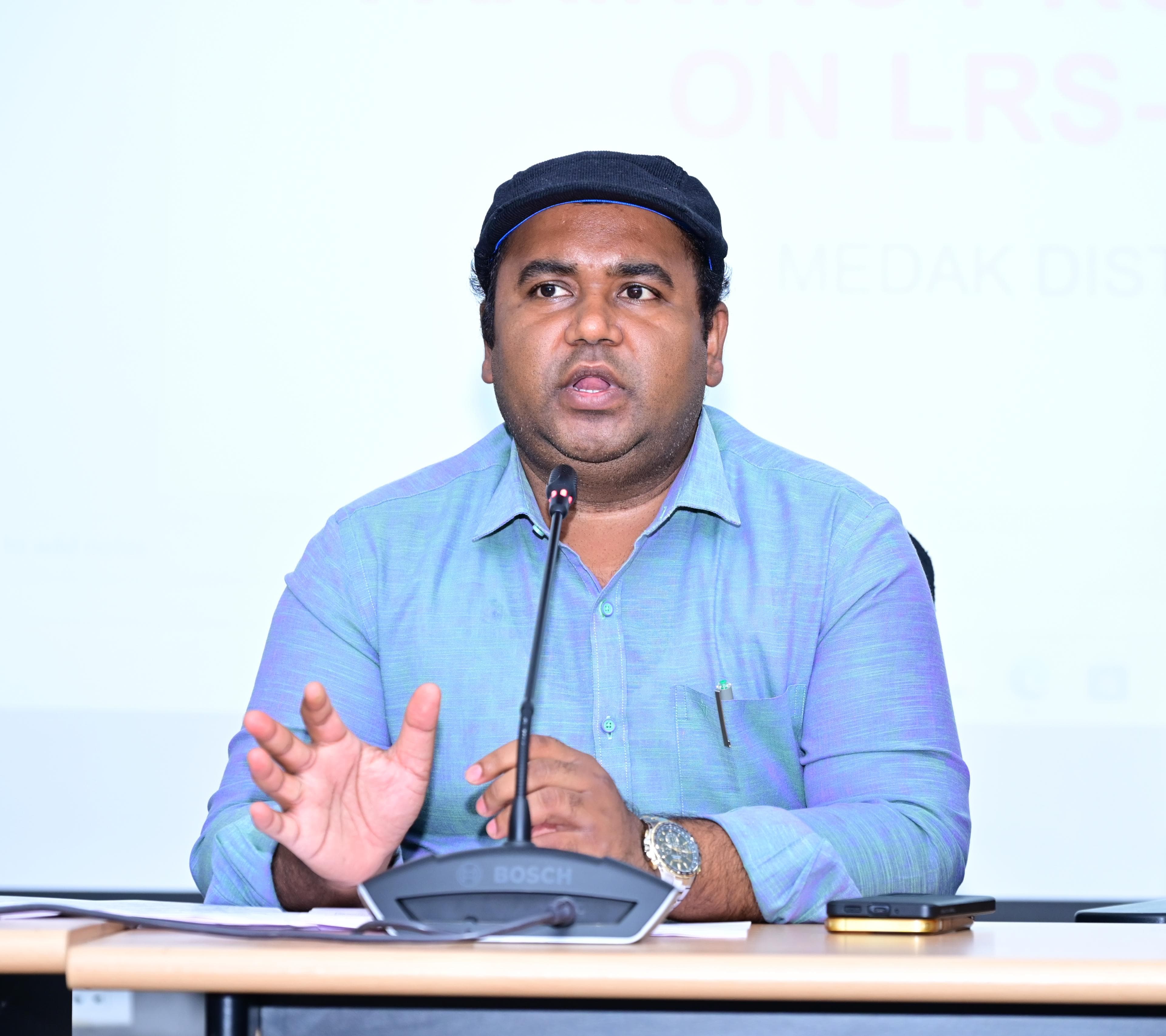 మెదక్ జిల్లా వ్యాప్తంగా 396 చెరువులు నిండాయి : కలెక్టర్ రాహుల్ రాజ్